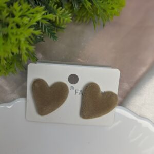 Heart Velvet Studs_Ecru Colour