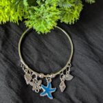 Adjustable charms bracelet
