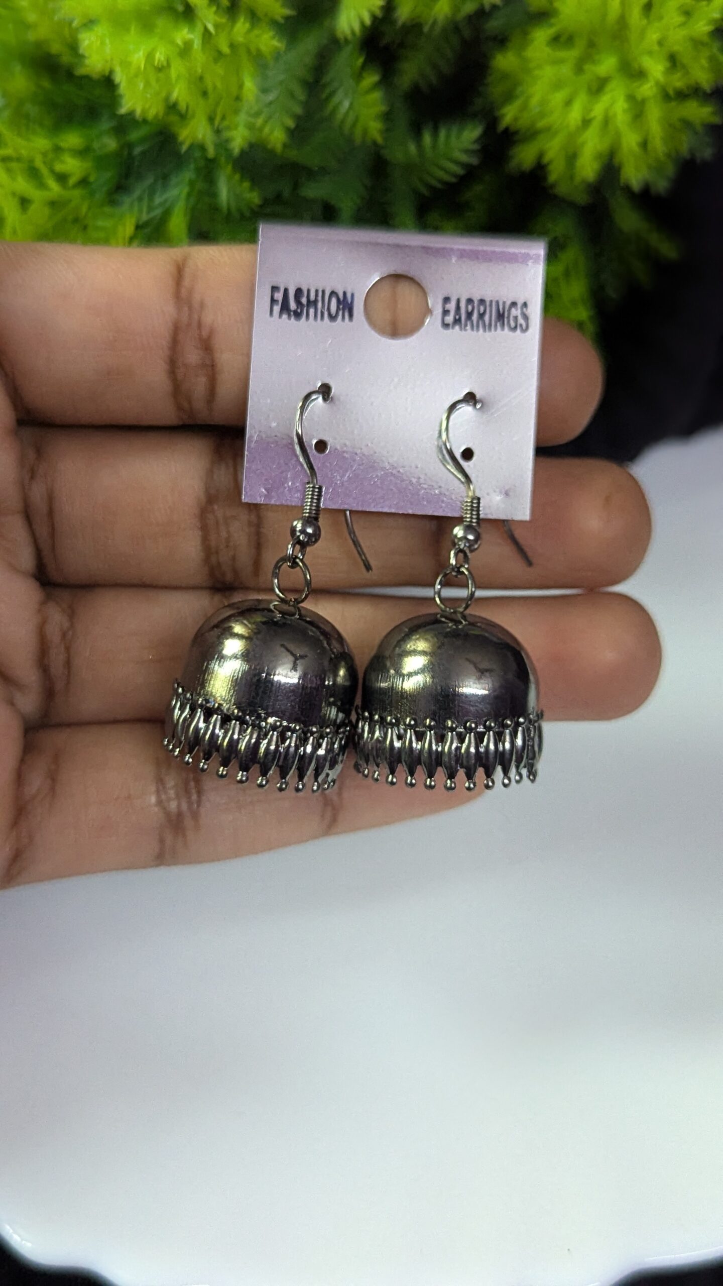 Weightless Black-metal jhumka