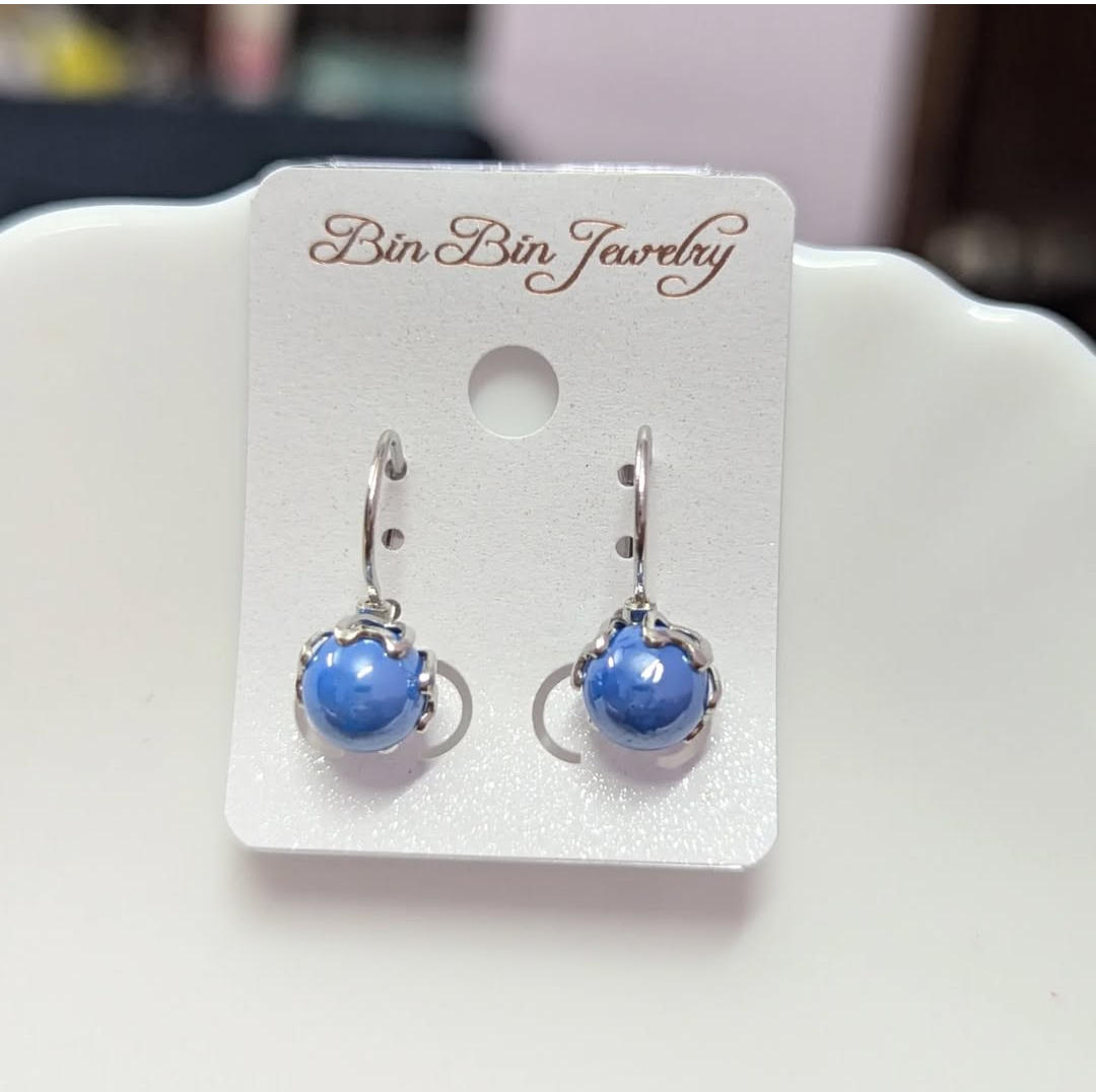 Pearl Leverback Earrings
