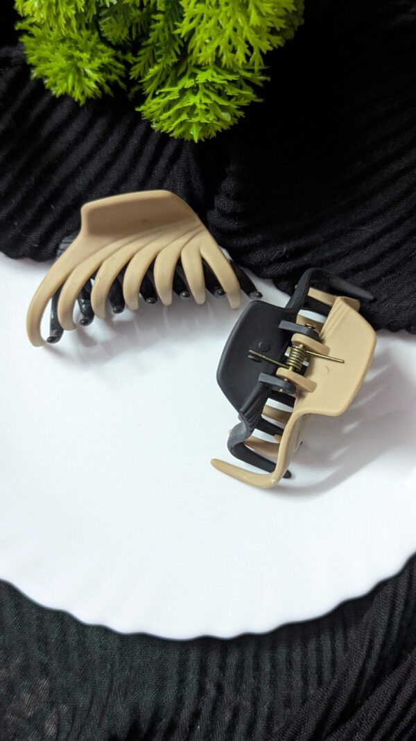Dual Color Claws_Medium Size