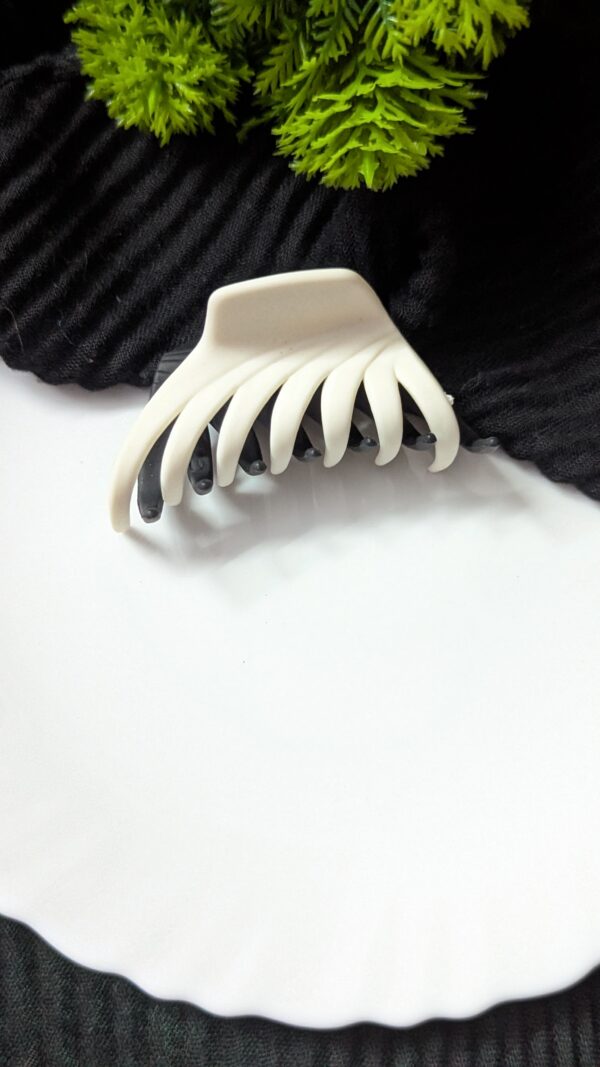 Dual Color Claws_Medium Size