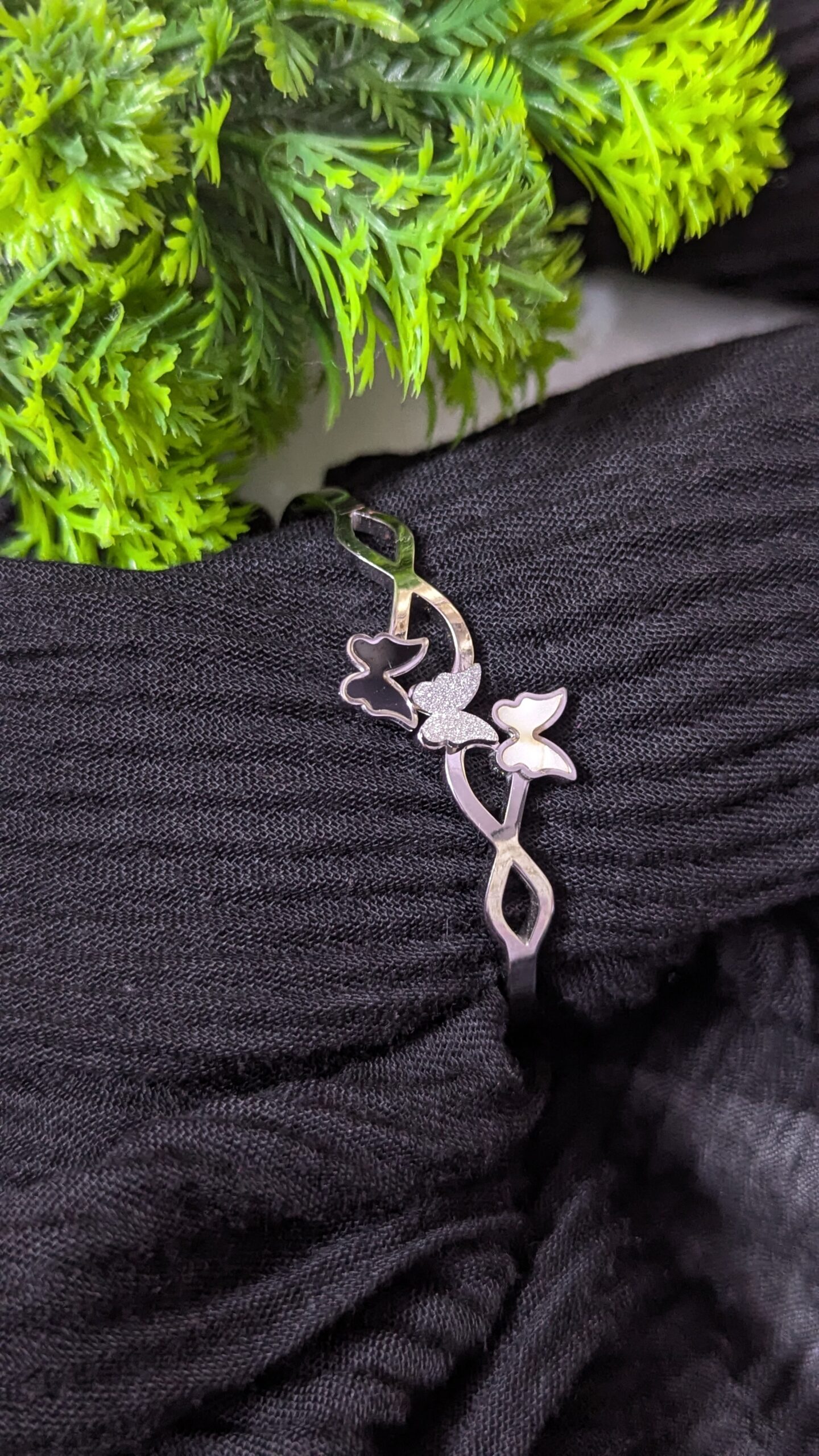 Stainless stain openable bracelets