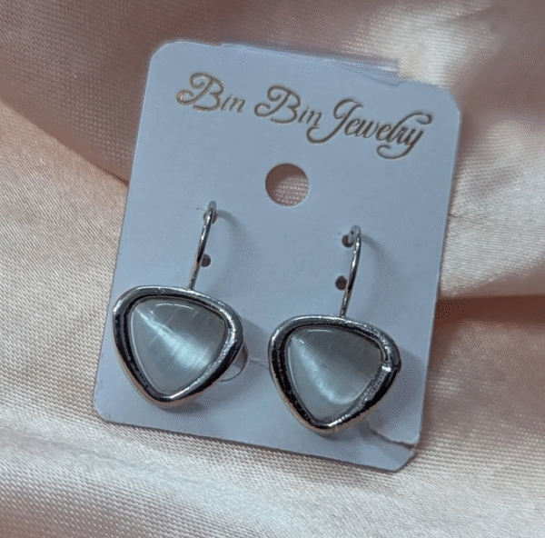 Leverback Earring