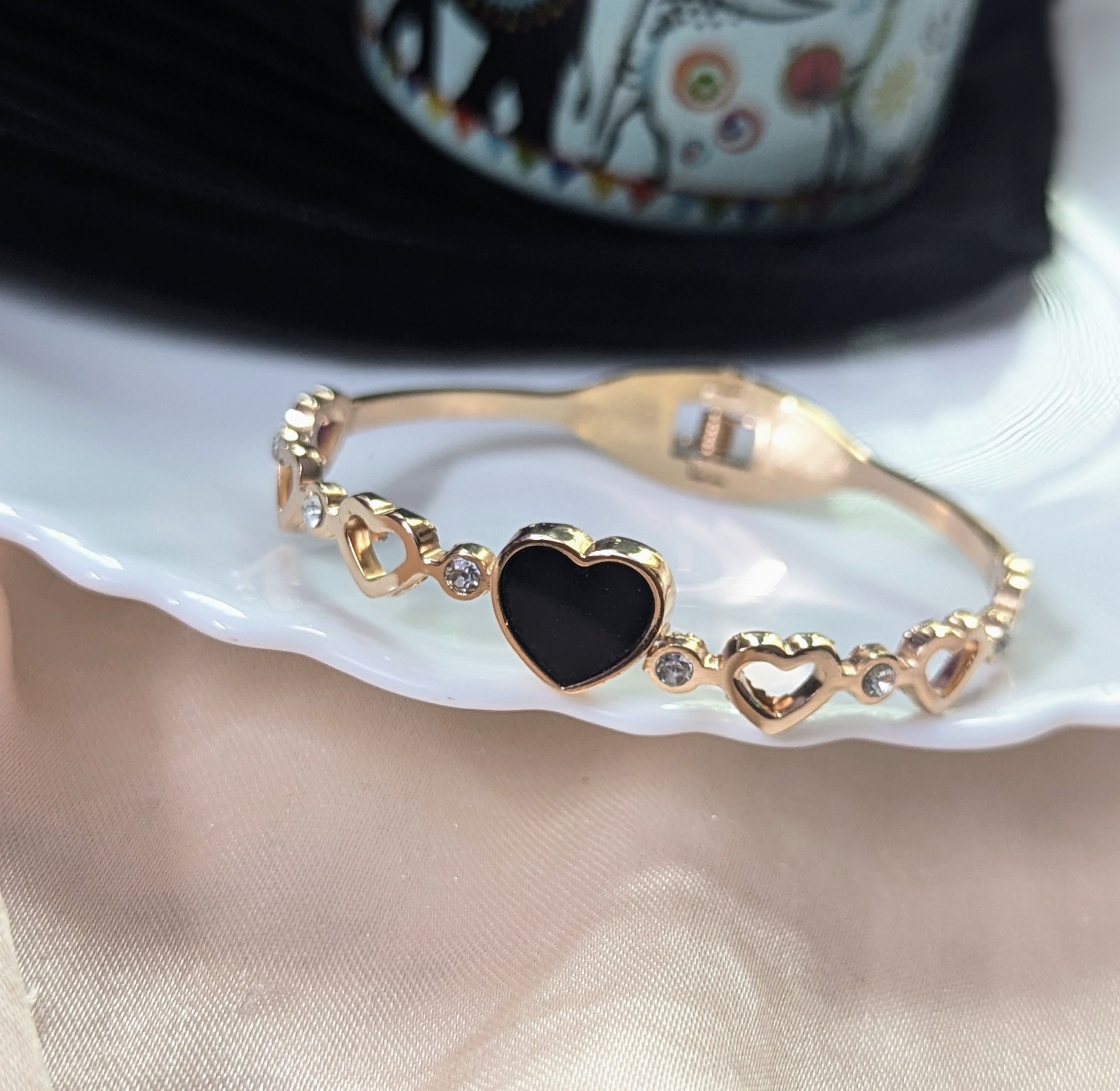Openable Bracelet