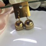 Weightless Mehandi Gold Jhumka