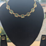 Lotus necklace with studs _Green