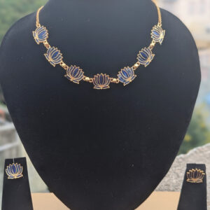 Lotus necklace with studs _Blue