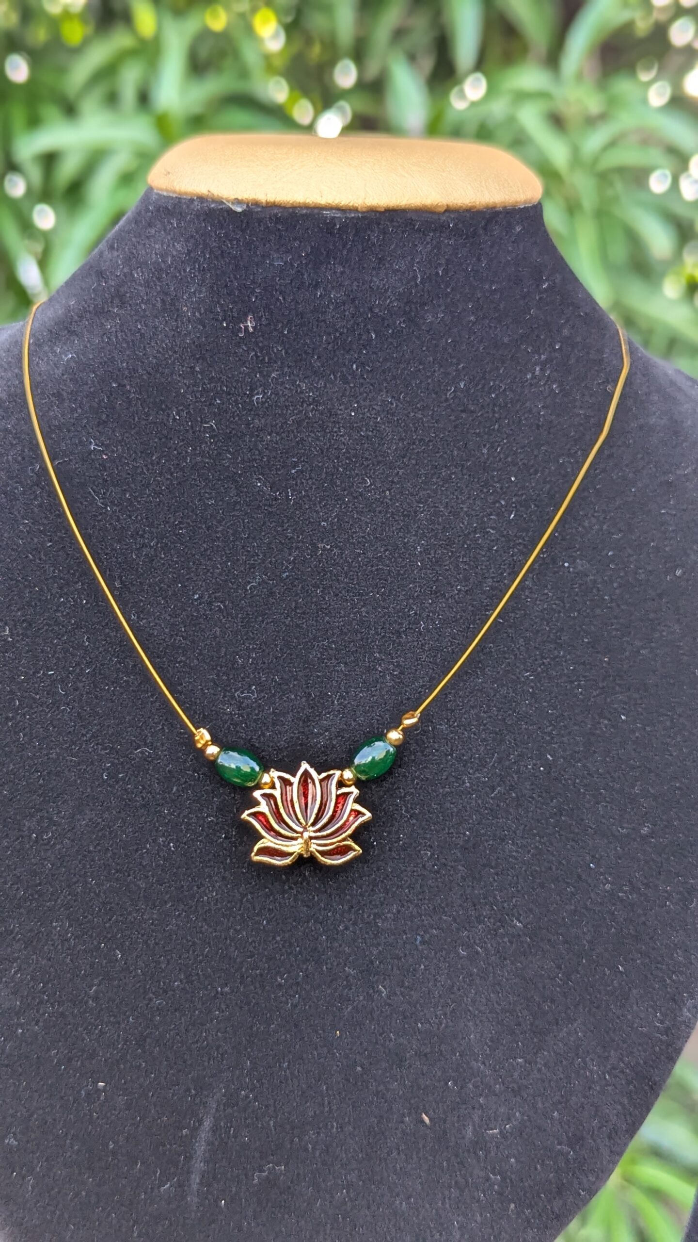 Lotus invisible chain _Maroon