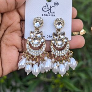 Trendy White Beads Earring