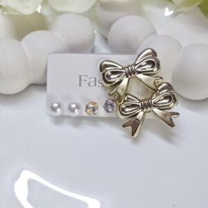 Western Card Bow Earring